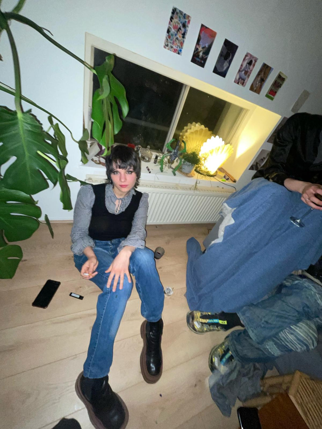 Giant Julie laat transformerende krachten spreken op In My Room