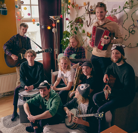 Moon Moon Moon presenteert Forest Ln. 16 video, albumpresentaties in Amsterdam en Utrecht