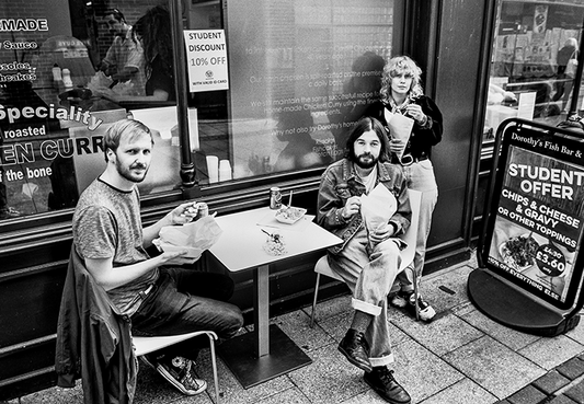 Garagepoptrio The Bug Club kondigt debuutalbum aan, Nederlandse liveshows en single It's Art
